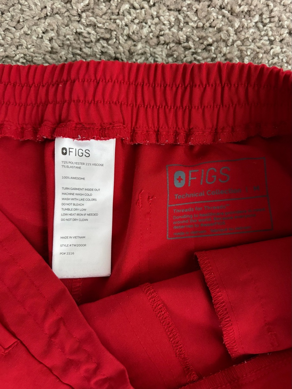 Figs technical collection scrub set in bright red size medium - Picture 7 of 9